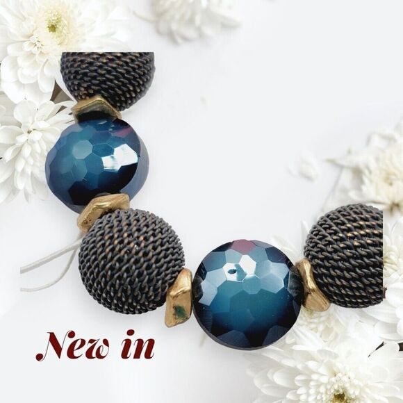 PERIWINKLE by BARLOW Blue Black Bead Stretch Gold Tone Bracelet New - Picture 5 of 7